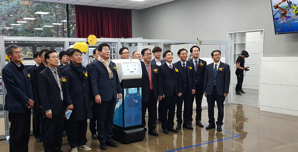 일선 교육기관과 중소기업에 스마트팩토리 기술 나눠요 관련 사진
