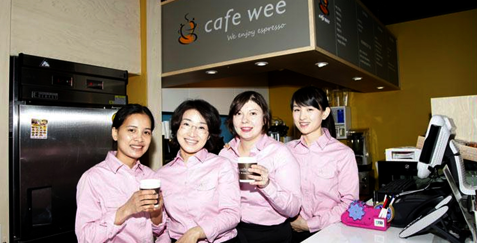 포스코ICT, 사내 다문화카페 ‘cafe Wee‘ 오픈 관련 사진